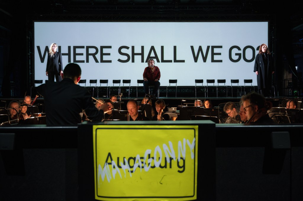 “Join the Team!”: The Rise and Fall of the City of Mahagonny at Staatstheater Augsburg — by Anja&nbsp;Hartl