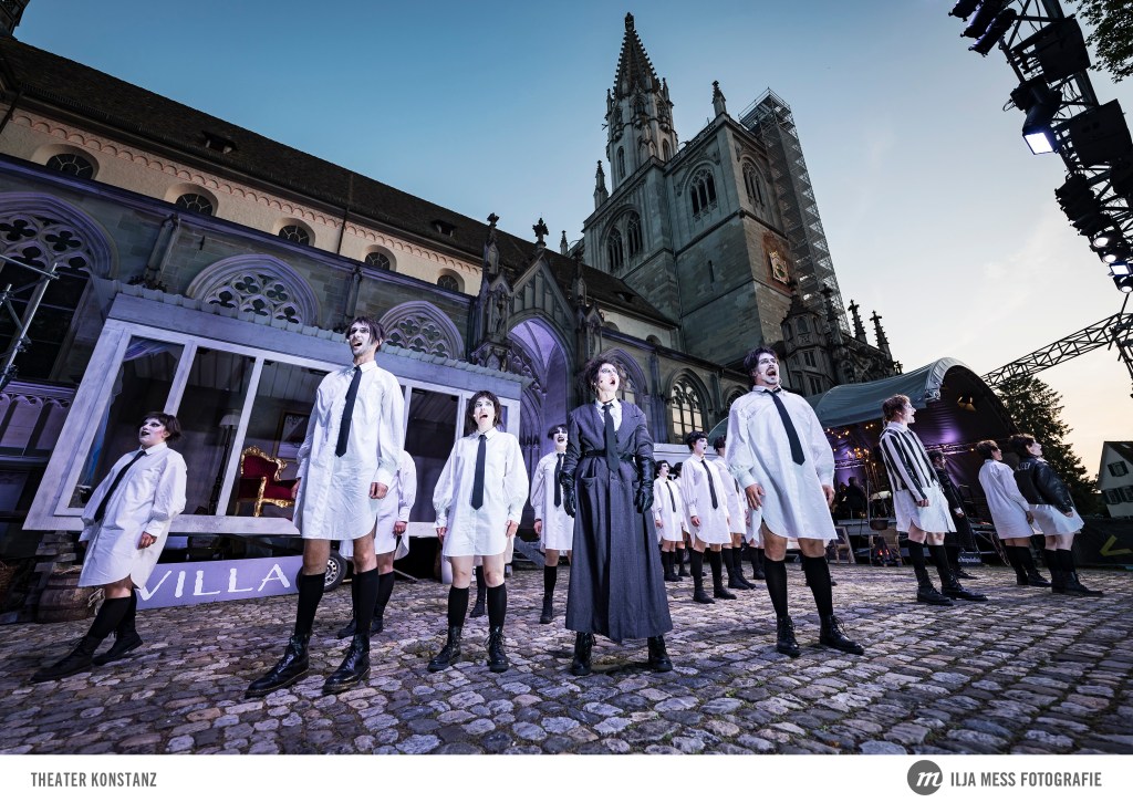 Open-Air at Minster Square: Die Dreigroschenoper at Theater Konstanz–Anja&nbsp;Hartl