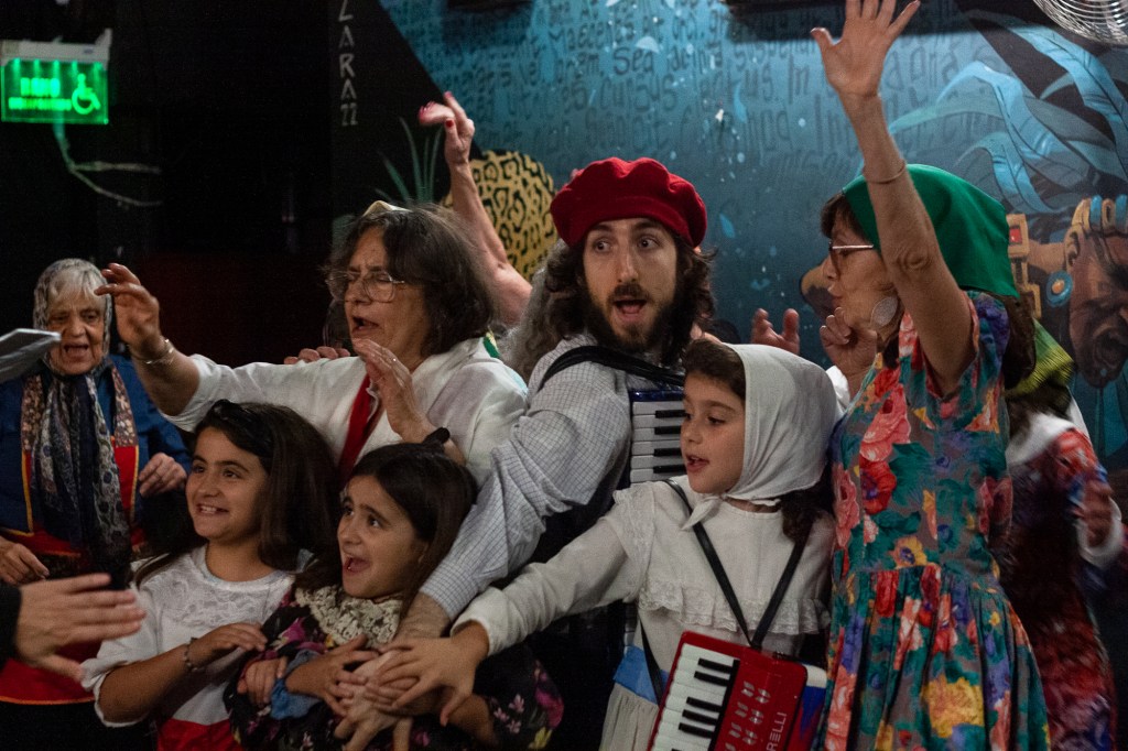 Teatro épico en América Latina: Una conversación con Laura Brauer / Epic Theatre in Latin America: A Conversation with Laura&nbsp;Brauer